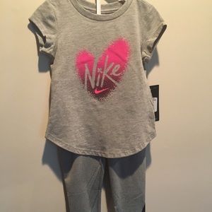 NWT Nike Girls Tee/Leggings size 2T